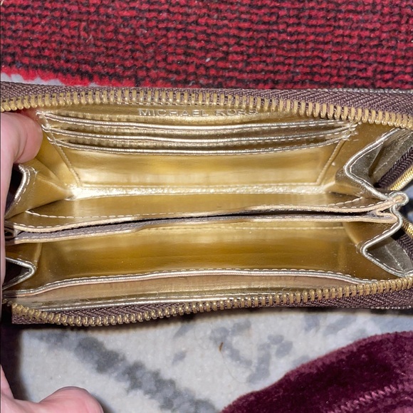 Micheal Kor’s Jet Set Brown Monogram Tote Bag with Matching Wallet 16”W x 13”H 🌸 - Picture 13 of 16